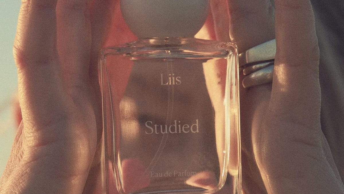 Liis Fragrance Reviews + Perfume TV - by Christina Loff