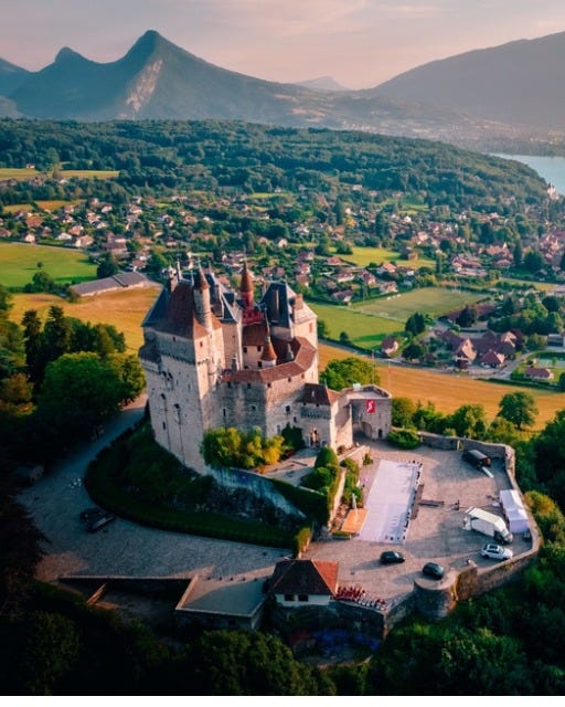 May be an image of Eltz Castle and Bran Castle