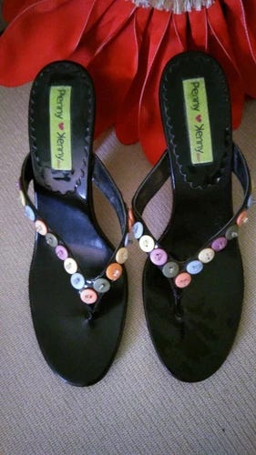 👠PENNY LOVES KENNY adorable button detail high heel sandal ~ 9.5 M ~ CUTE!! - Picture 1 of 4 👠PENNY LOVES KENNY adorable button detail high heel sandal ~ 9.5 M ~ CUTE!! - Picture 1 of 4