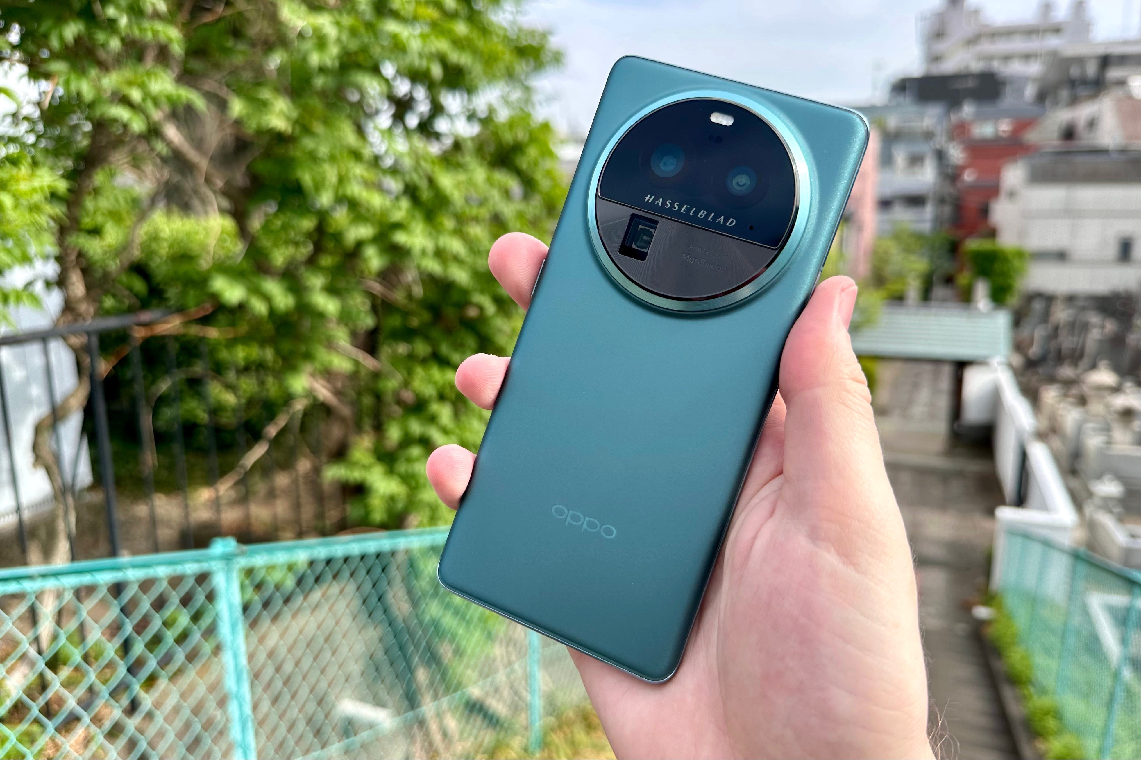 Oppo Find X6 Pro review: zooming past the competition