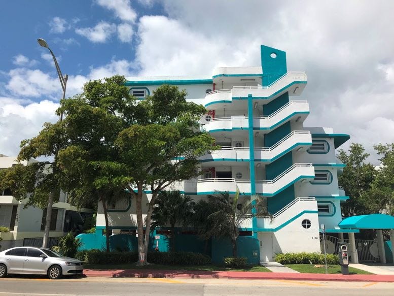  Figure 2: Streamline Moderne Apartment Building on Collins Avenue