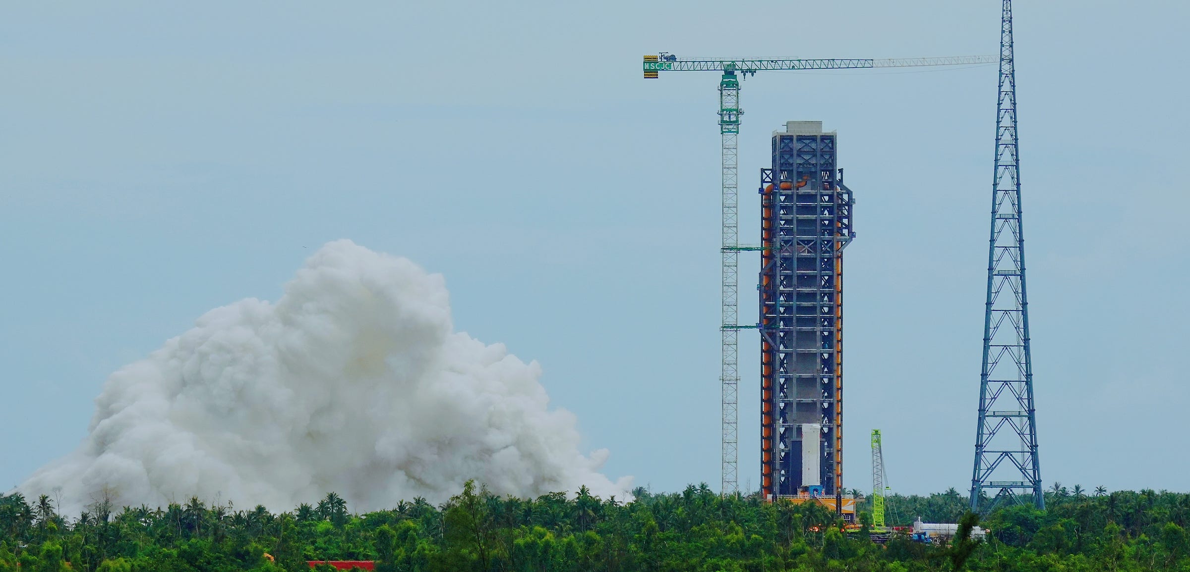 The Long March 10 series static fire test article performing its static fire at Launch Complex 301. The Long March 10 series static fire test article performing its static fire at Launch Complex 301.