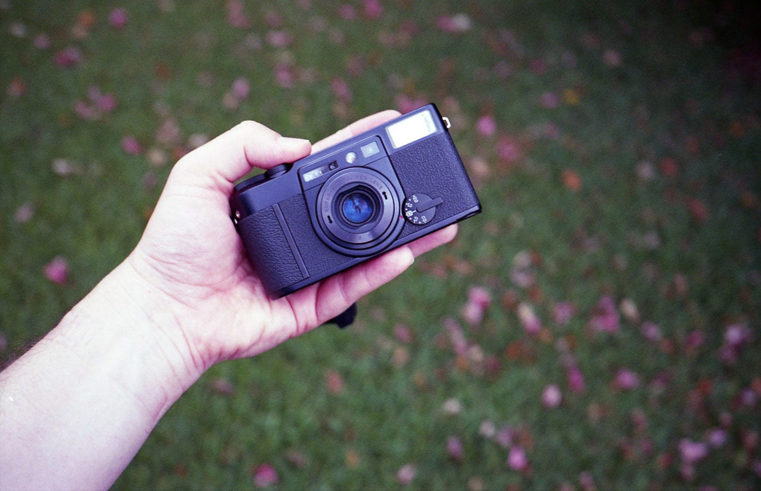 Fujifilm Klasse vs Fujifilm Klasse S: two premium compact point