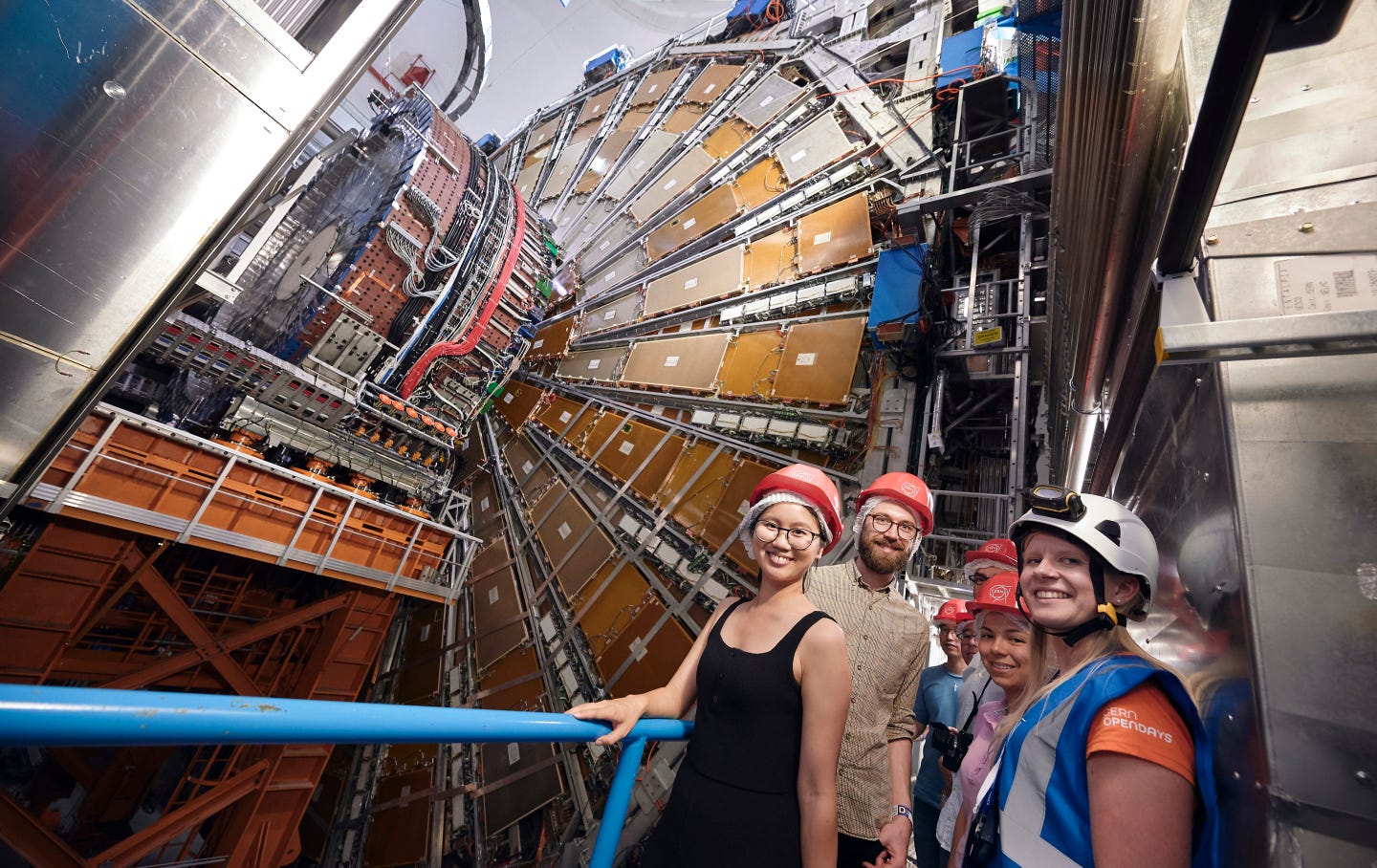 Record crowds at ATLAS for the CERN Open Days | ATLAS Experiment at CERN