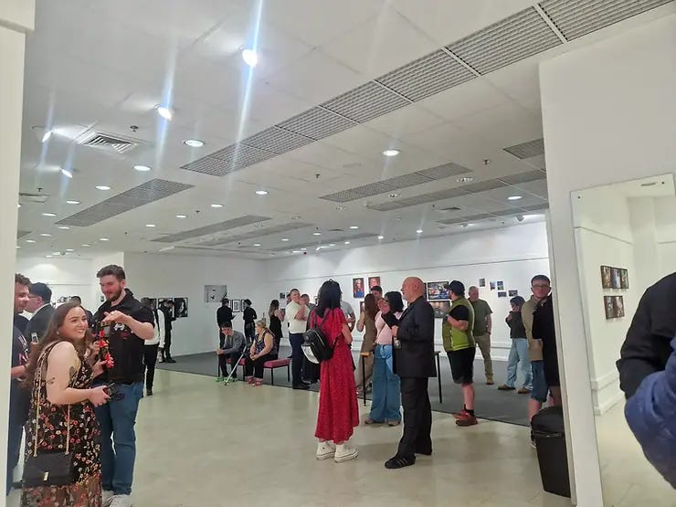 Open night of ‘We Are Essence’. Open night of ‘We Are Essence’.