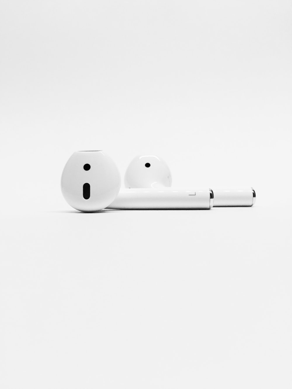 Apple AirPods Apple AirPods