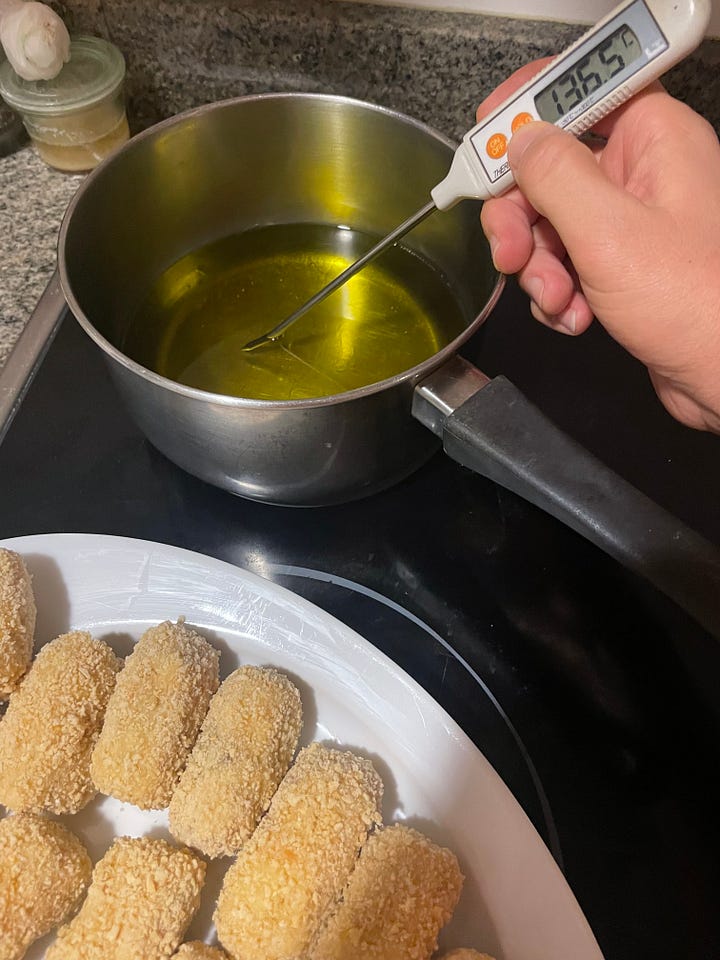 Control de la temperatura del aceite para feir las croquetas