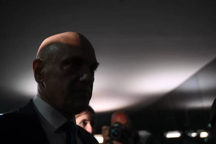 A. Moraes nas sombras