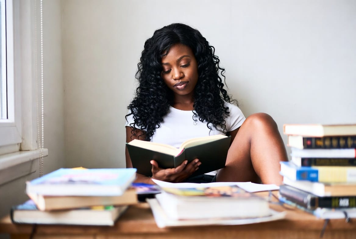 Pourquoi tu lis dix livres sur l'entrepreneuriat sans jamais vendre un produit?