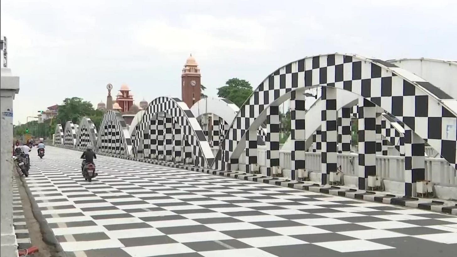 Watch | Chennai's Napier Bridge decked up like a chessboard ahead of  Olympiad | Latest News India - Hindustan Times