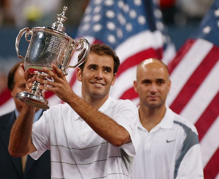 Alleen een bronzen plakkaat herinnert nog aan de hoogdagen van Pete Sampras