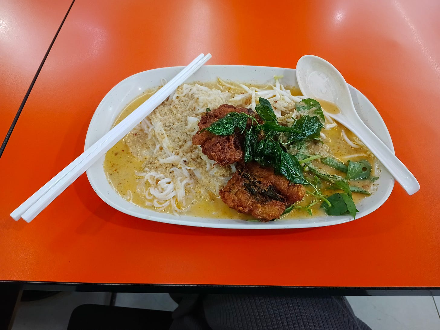 noodles, curry, fritter and table noodles, curry, fritter and table