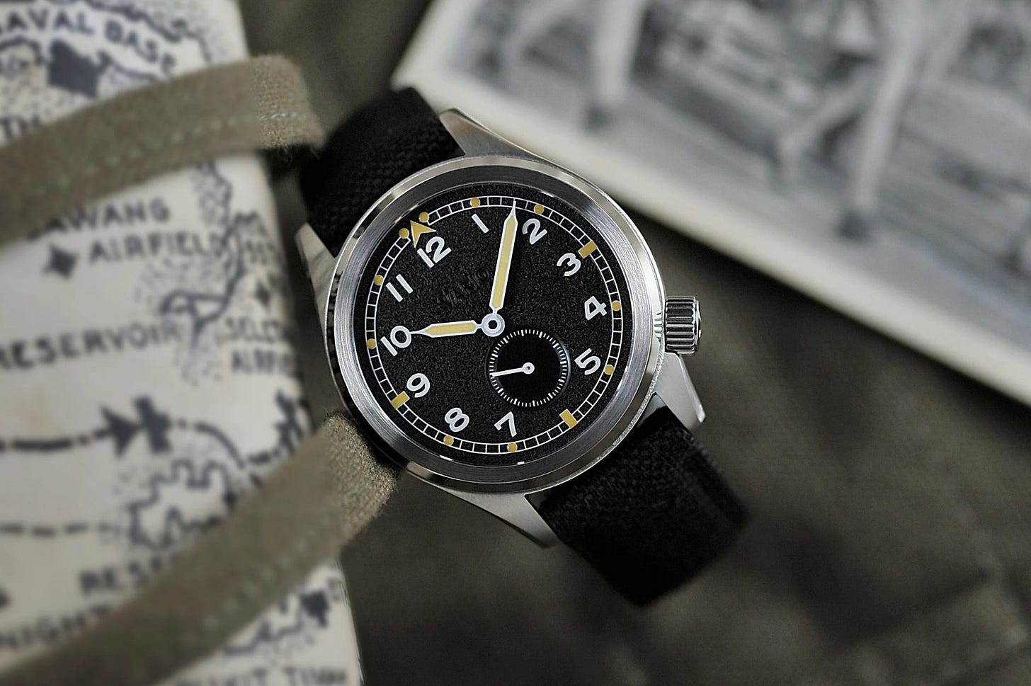 Vario 1945 D12 tool watch