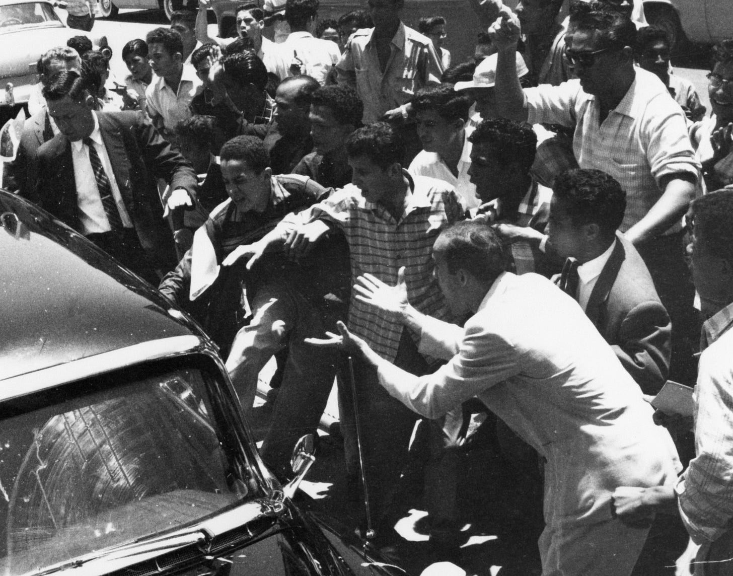 Attack on Richard Nixon's motorcade - Wikipedia
