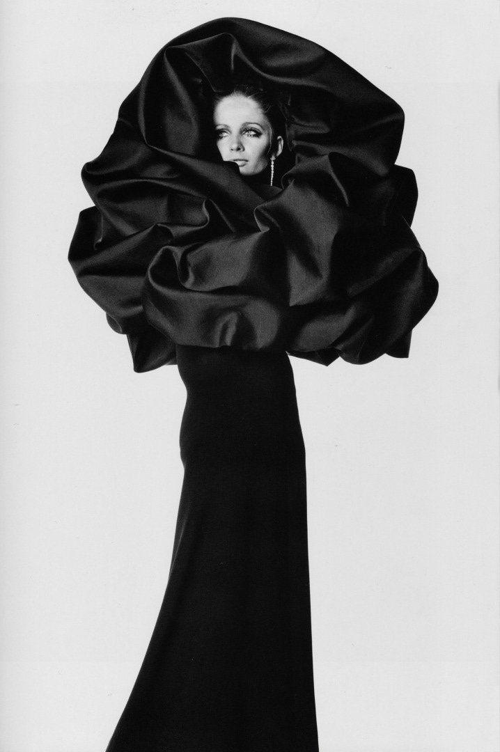 Cristóbal Balenciaga: Efsane ve Mirası | Vogue Türkiye Cristóbal Balenciaga: Efsane ve Mirası | Vogue Türkiye