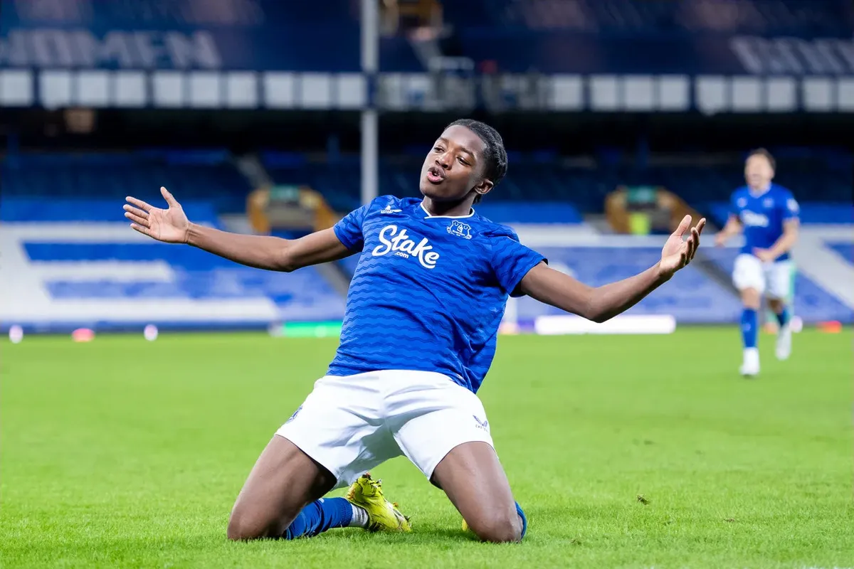 Everton U18s edge past Wolves at Finch Farm today