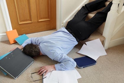 A person who has fallen on stairs surrounded by scattered documents, symbolising a failed or clumsy startup pitch caused by a weak narrative. A person who has fallen on stairs surrounded by scattered documents, symbolising a failed or clumsy startup pitch caused by a weak narrative.