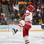 Wisconsin women's hockey does it again; wins on last-second challenge