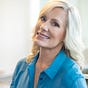 Suzie Hall's avatar