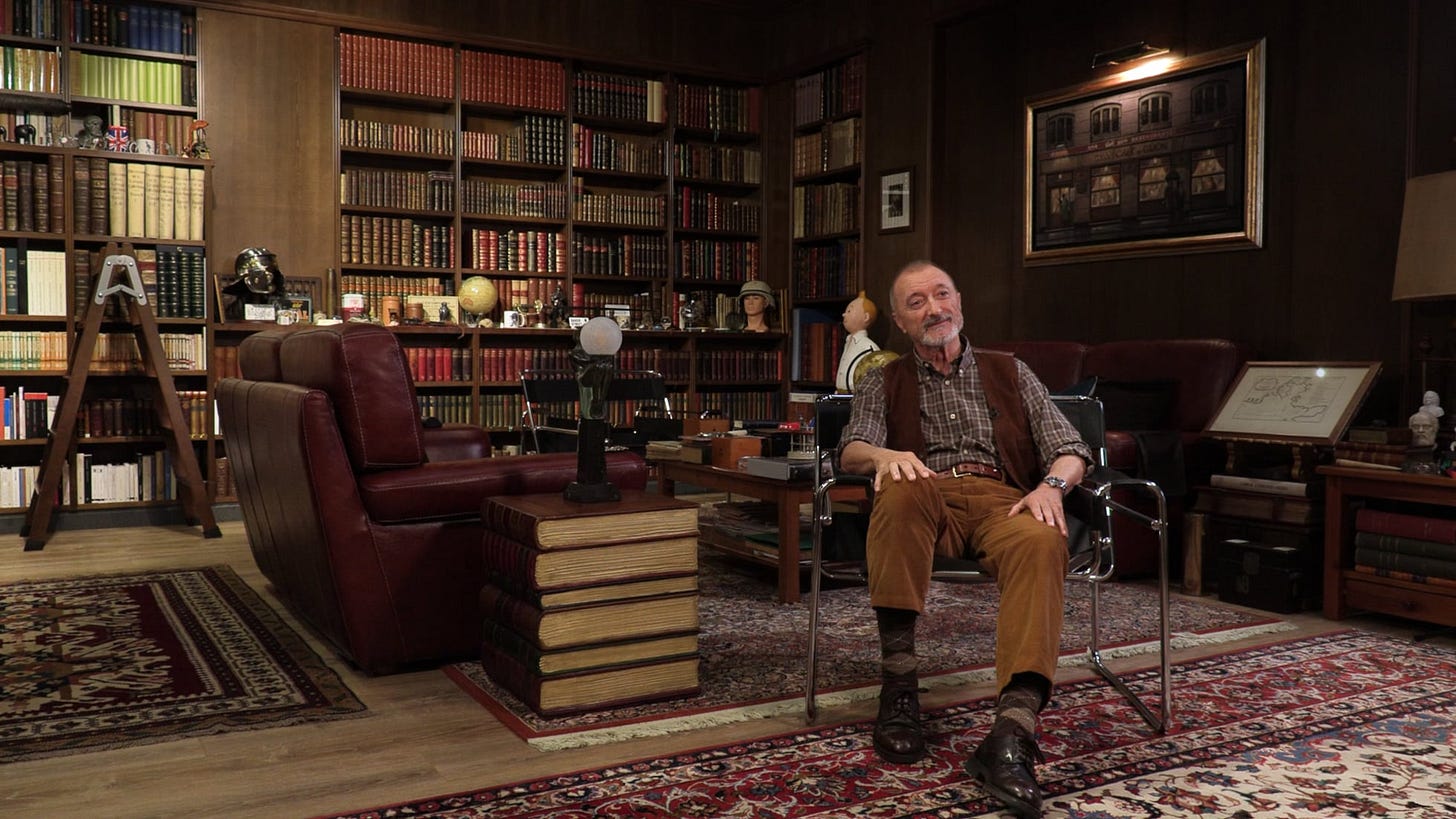 En la biblioteca de Arturo Pérez Reverte