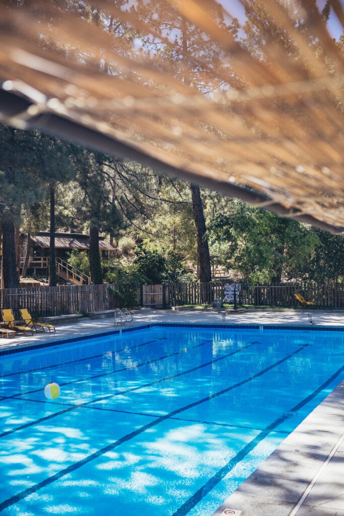 piscine du camping Huttopia Paradise Springs à 1h30 de Los Angeles piscine du camping Huttopia Paradise Springs à 1h30 de Los Angeles
