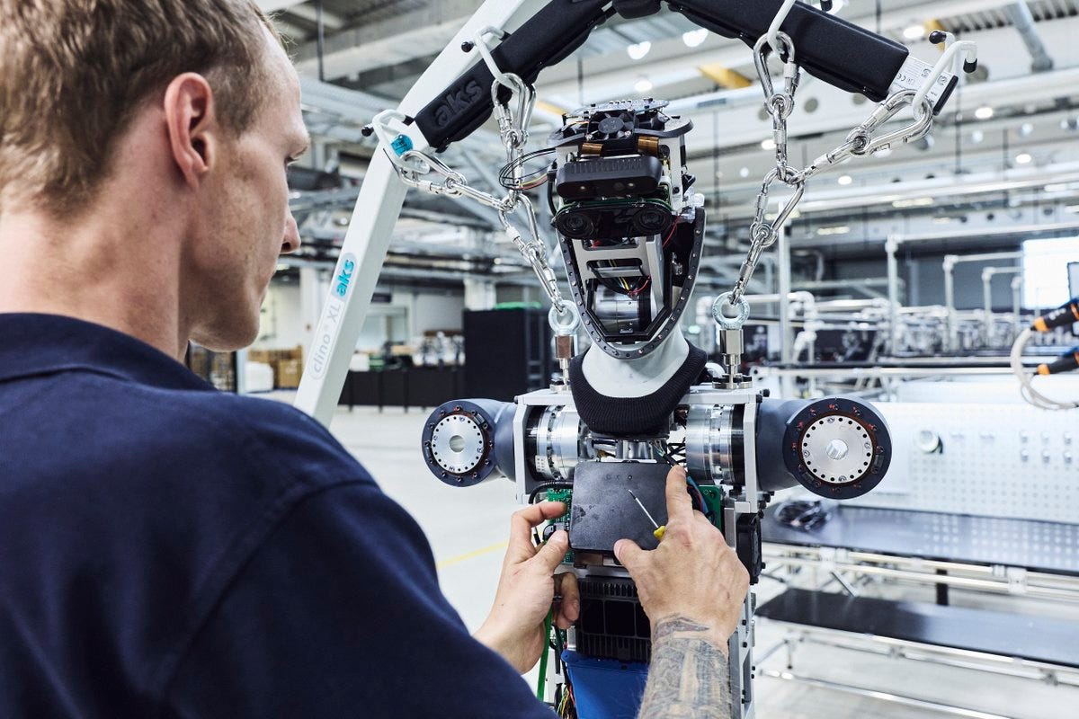 Agile Robots startet Serienproduktion des Agile ONE in Fürstenfeldbruck, CEO sieht Physical AI zehnmal größer als Automotive Agile Robots startet Serienproduktion des Agile ONE in Fürstenfeldbruck, CEO sieht Physical AI zehnmal größer als Automotive