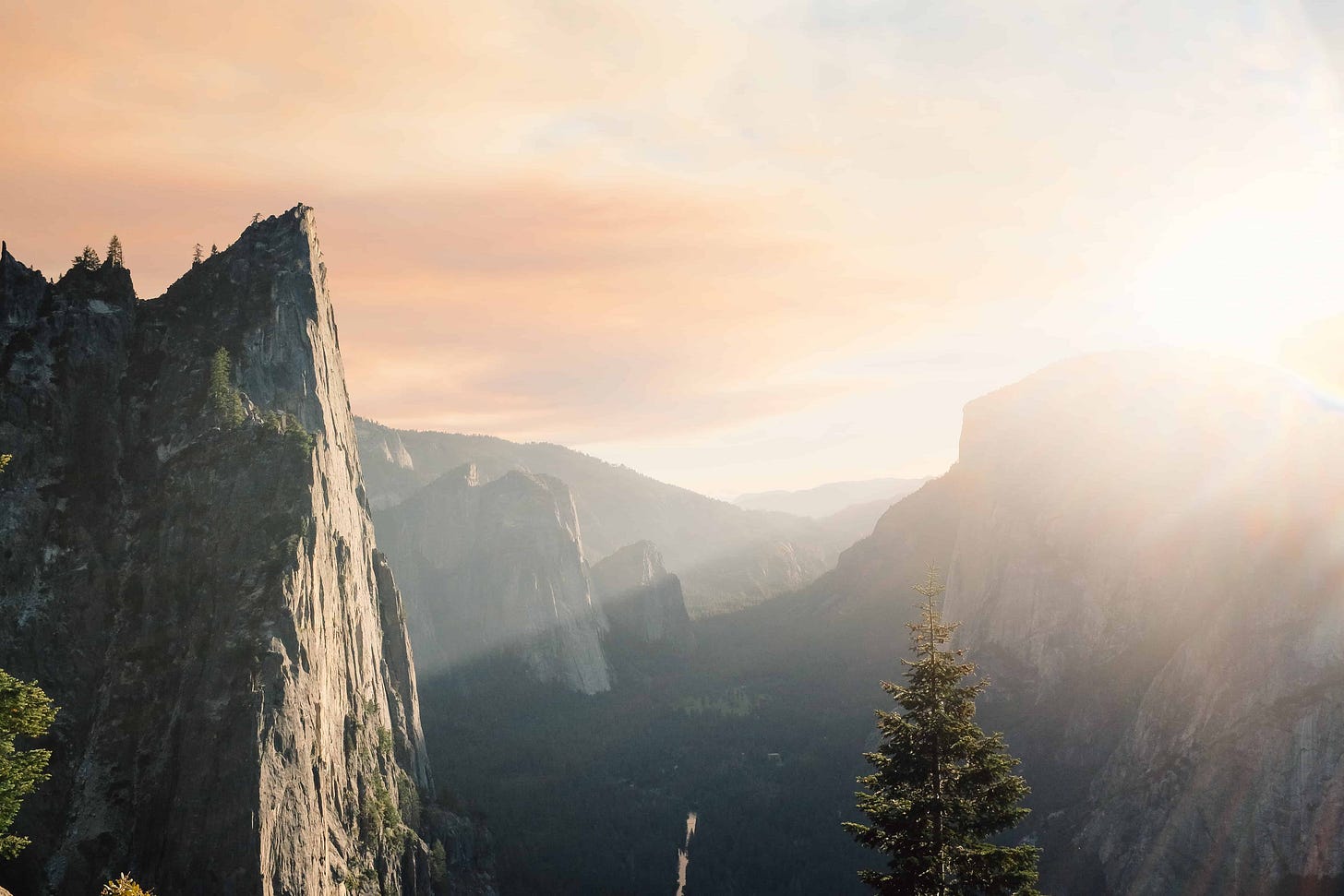 7 Minimalist Morning Routines That Will Calm The Chaos In Your Life