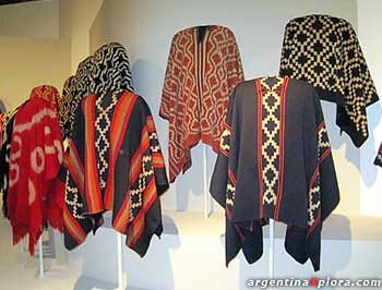 Ponchos y Textiles Artesanales Tradicionales de Argentina