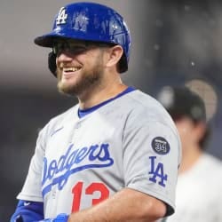 Rain shapes night with Muncy's funky hit, Yamamoto's gem cut short Rain shapes night with Muncy's funky hit, Yamamoto's gem cut short