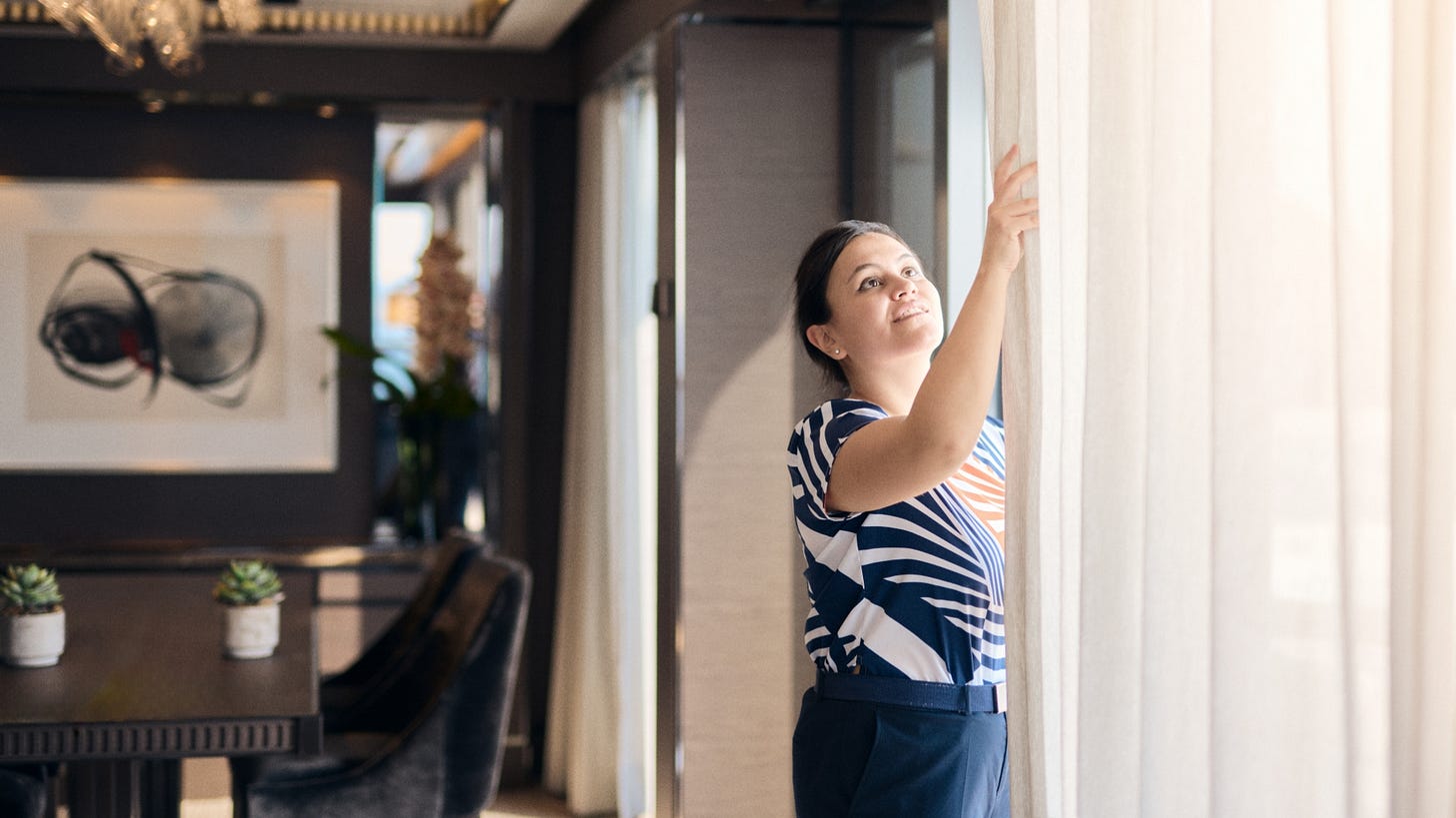 Service | Luxury Cruises aboard The Ritz-Carlton Yacht Collection