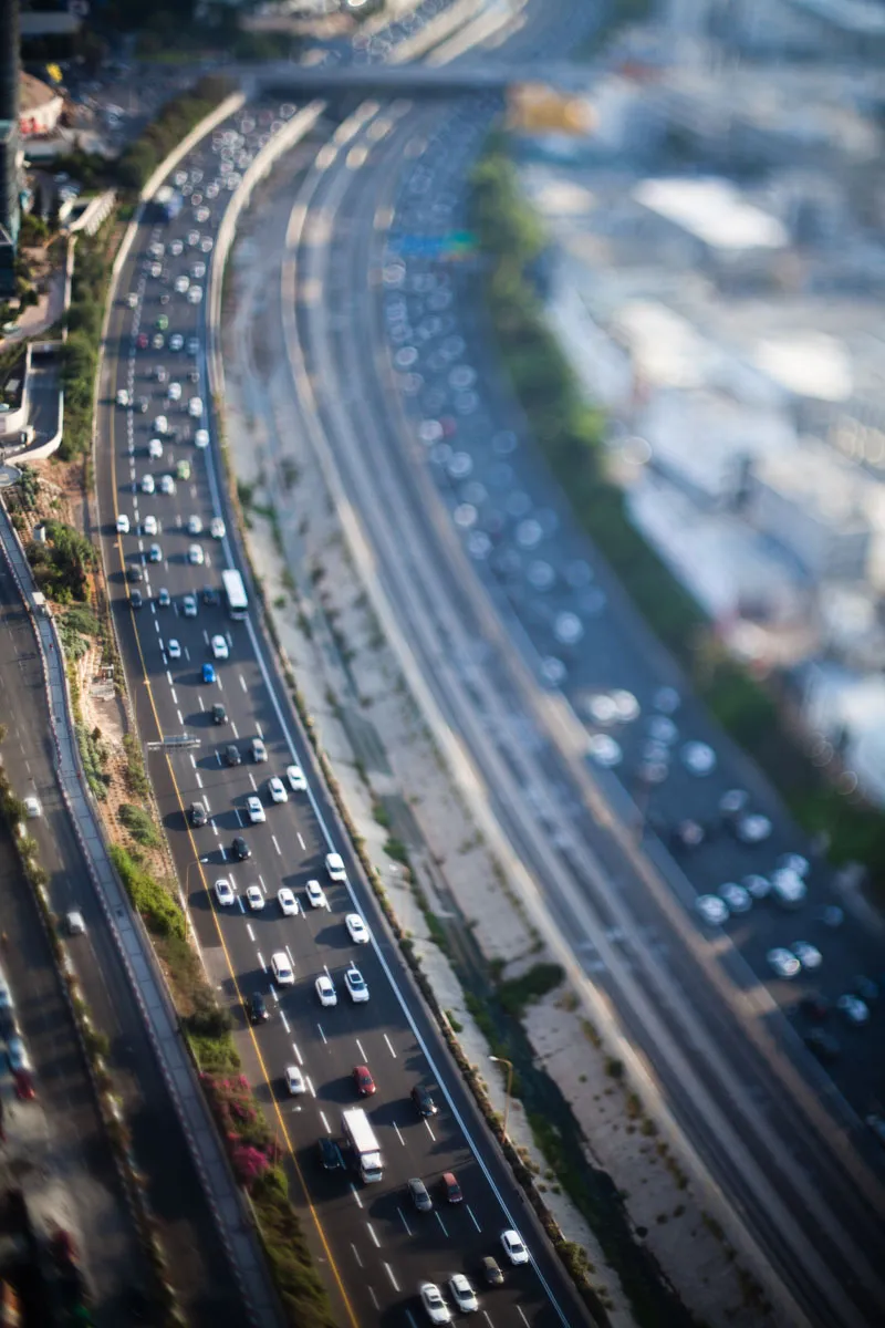 Freelensing for better perception (experimental photography).
