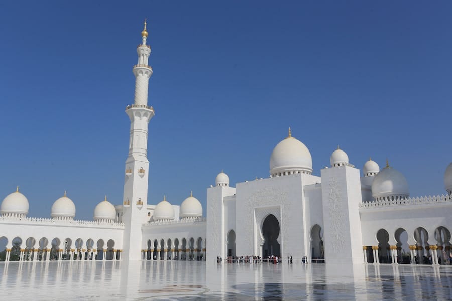 Sheikh Zayed Mosque, Abu Dhabi, United Arab Emirates. Photo by Grace Zhu
