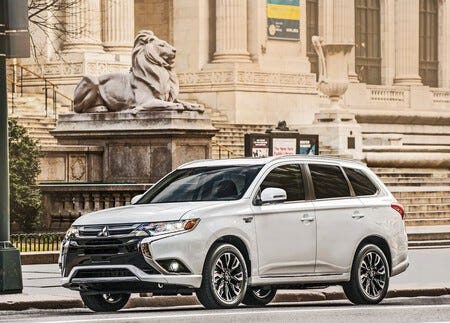 Si no circulas con motor eléctrico, te detengo el coche: Euro 7 plantea un reto para los PHEV en las ciudades