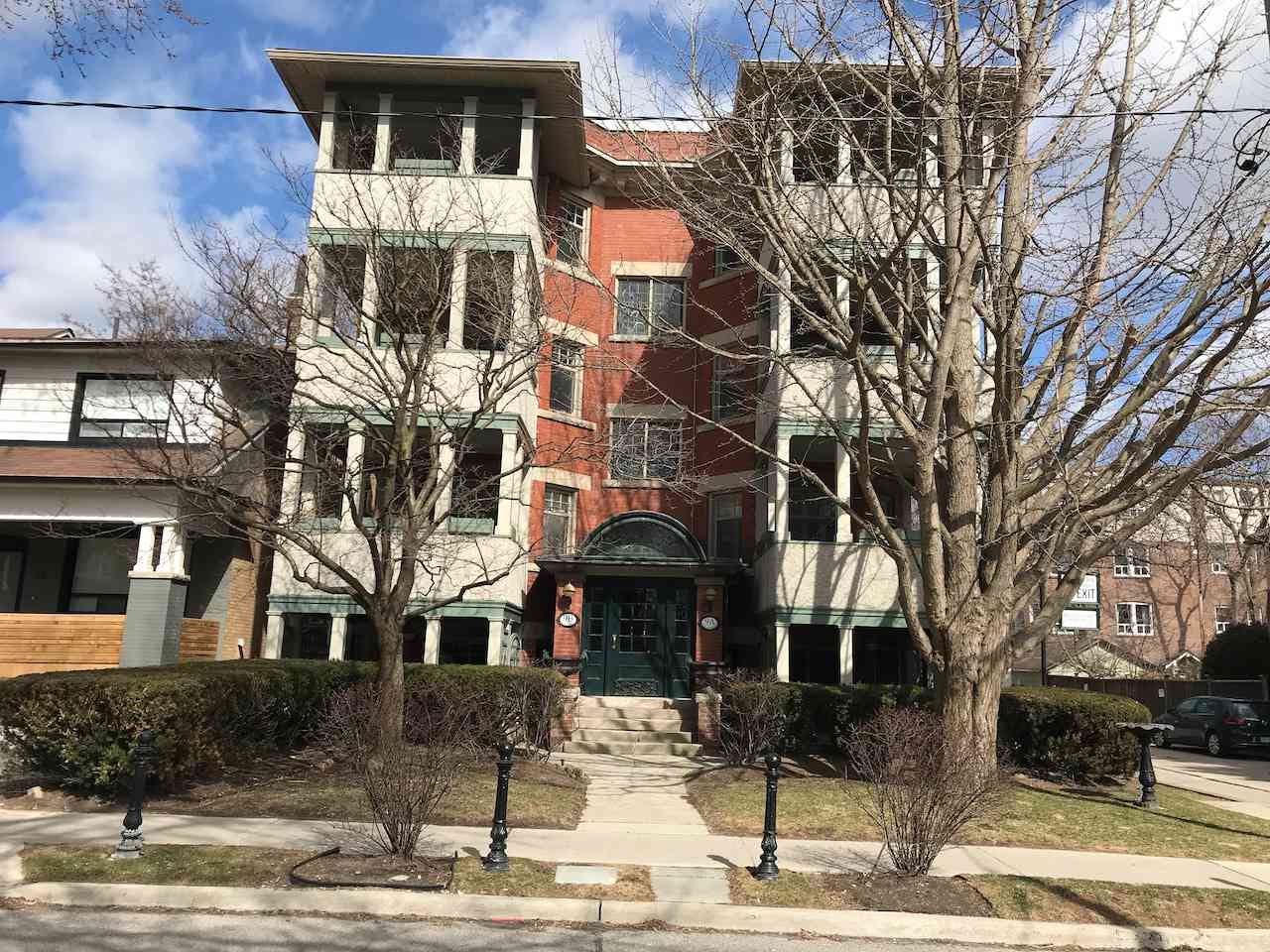 Apartment building 