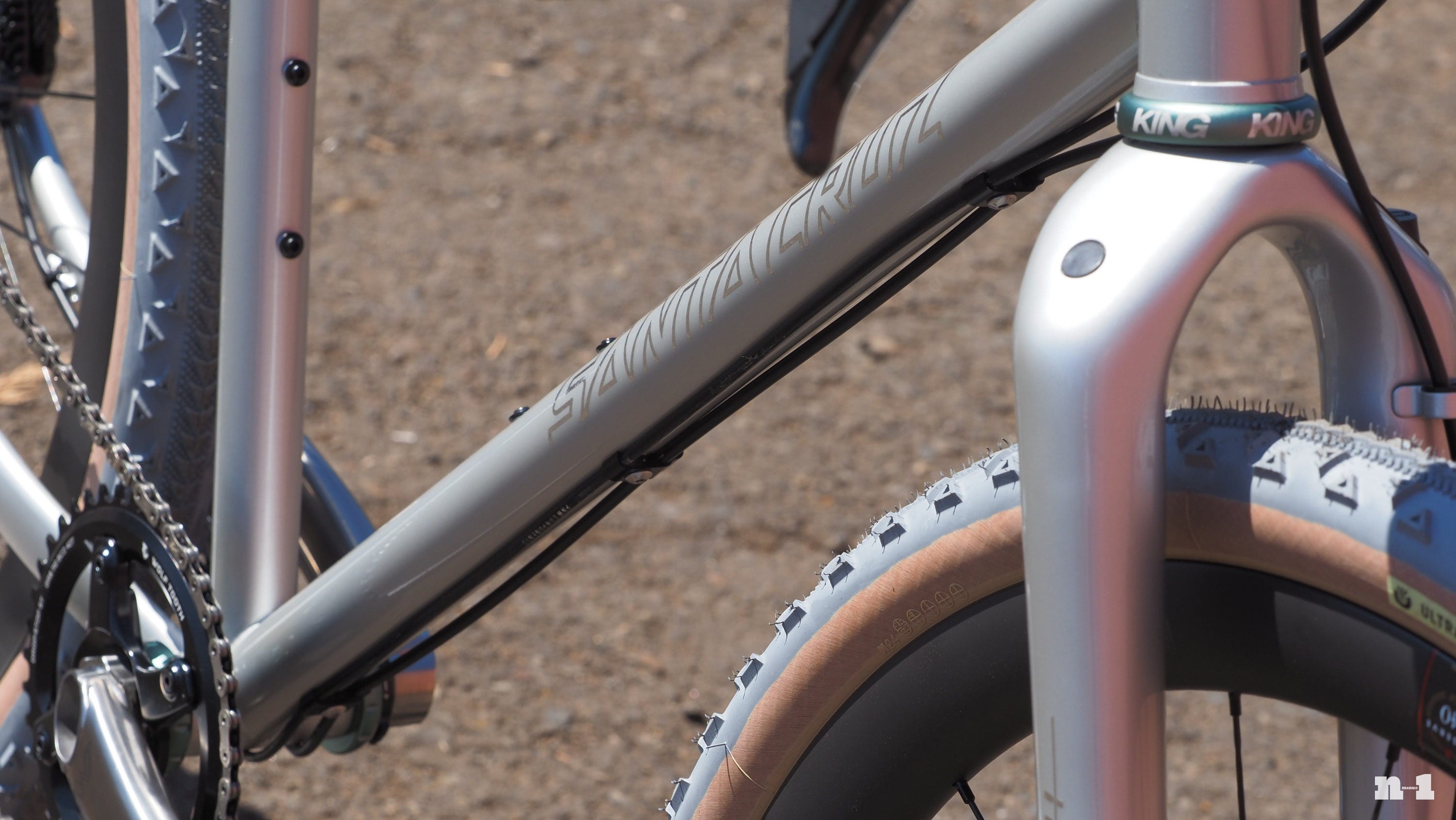 Santa Cruz steel Stigmata cable routing