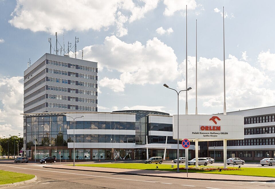 File:Płock, Orlen, budynek biurowy.jpg