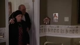 YARN | Look, everybody. Look who's back again! | My Big Fat Greek Wedding (2002) | Video clips by quotes | 49252667 | 紗 YARN | Look, everybody. Look who's back again! | My Big Fat Greek Wedding (2002) | Video clips by quotes | 49252667 | 紗
