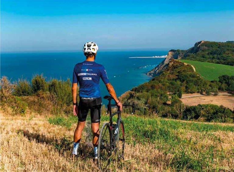 Ciclovia Adriatica nelle Marche: itinerario in bici tra mare e borghi Ciclovia Adriatica nelle Marche: itinerario in bici tra mare e borghi