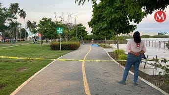 Hombre muere en la Laguna del Carpintero de Tampico por infarto. (Sandra Sosa Peña) Hombre muere en la Laguna del Carpintero de Tampico por infarto. (Sandra Sosa Peña)