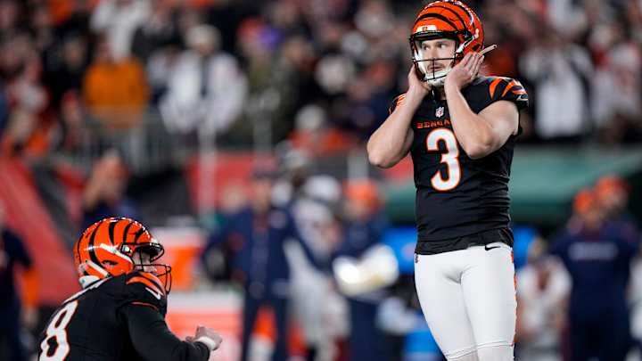 If You Falter, There May Be No Coming Back' - Bengals' Darrin Simmons On Status of Kicker Cade York After OT Miss If You Falter, There May Be No Coming Back' - Bengals' Darrin Simmons On Status of Kicker Cade York After OT Miss