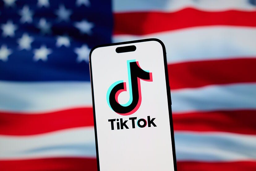 Elon Musk podría comprar TikTok: el futuro de la red social en EEUU, en el  aire | Marca