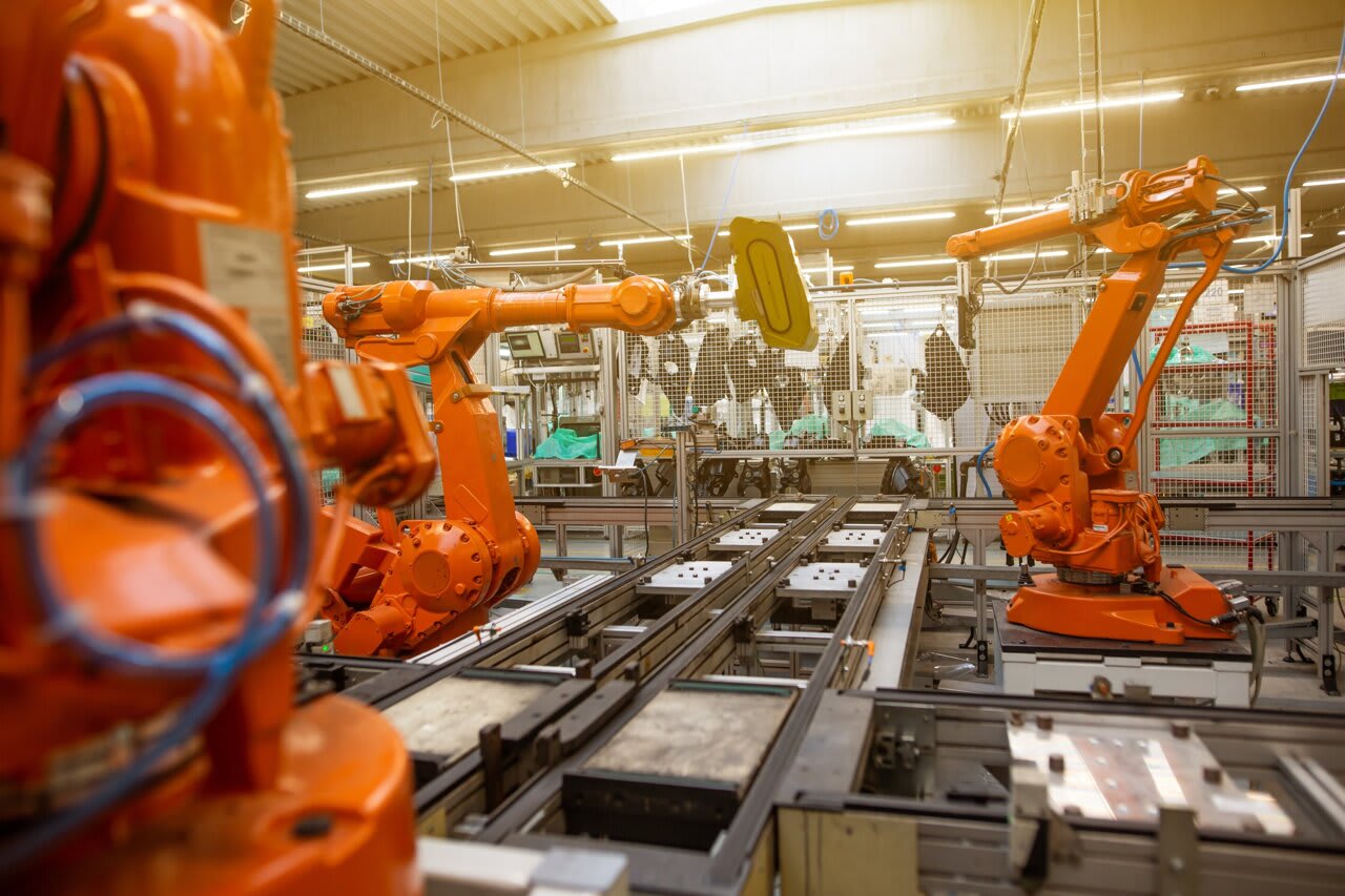 Robots are becoming human helpers on the factory floor Robots are becoming human helpers on the factory floor