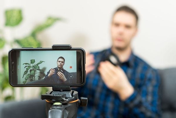 How To Ace a Talking Head Interview?