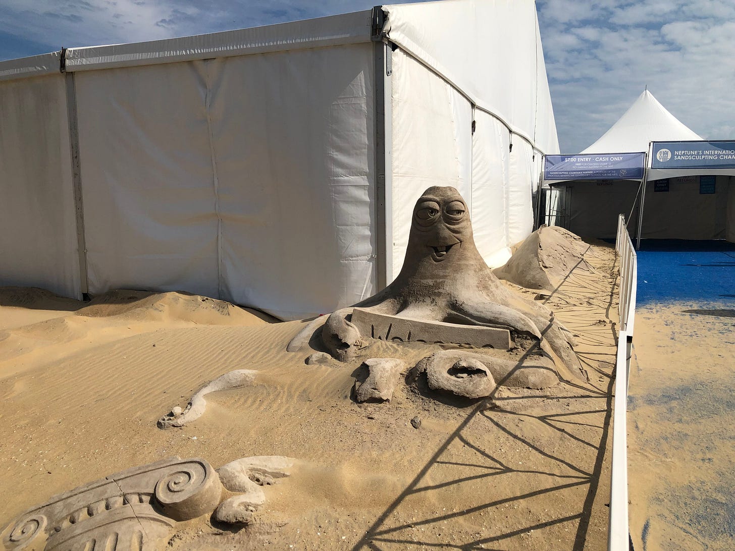 octopus sand sculpture welcoming visitors to the show
