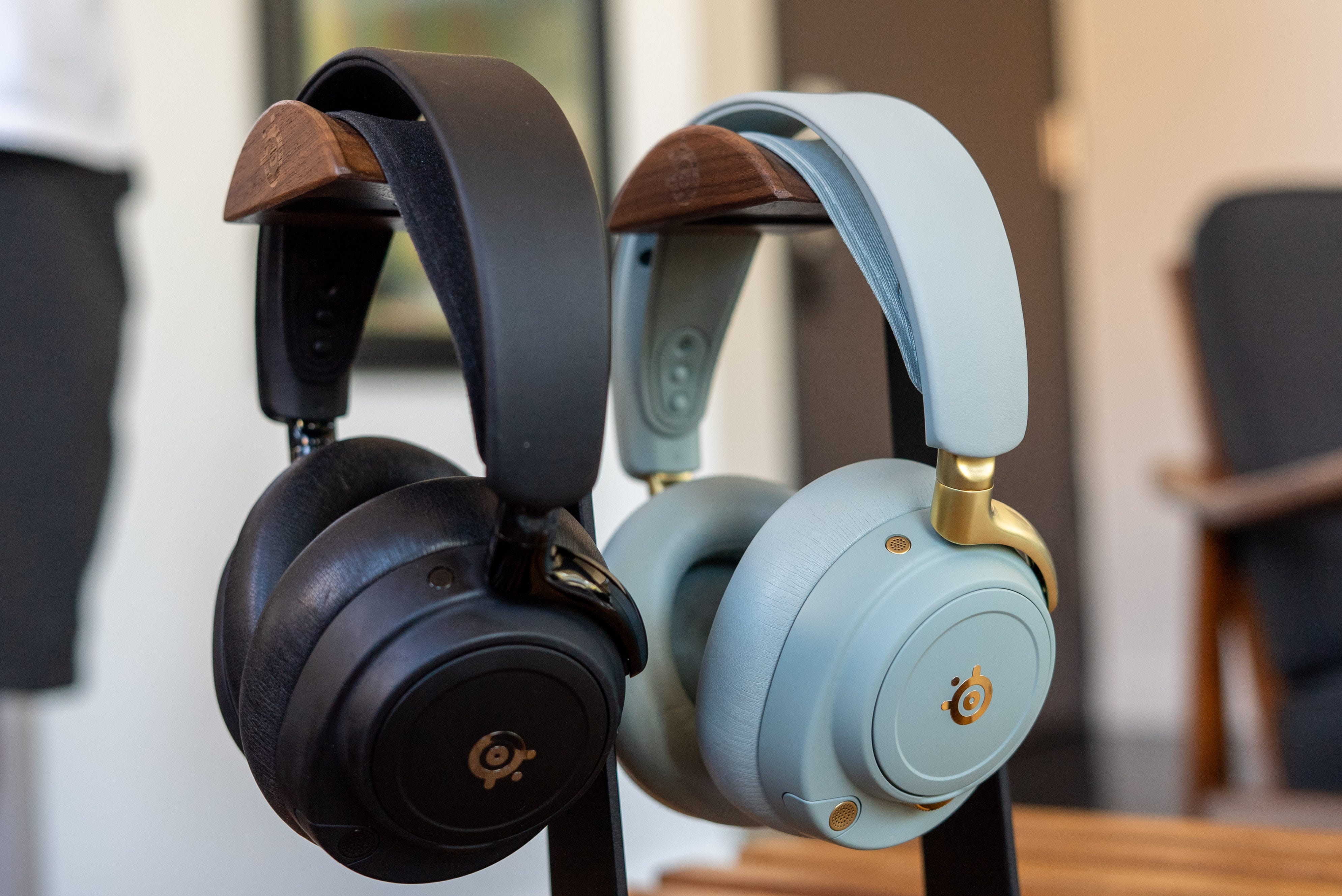 SteelSeries Arctis Nova Elite connects to three game consoles for $500