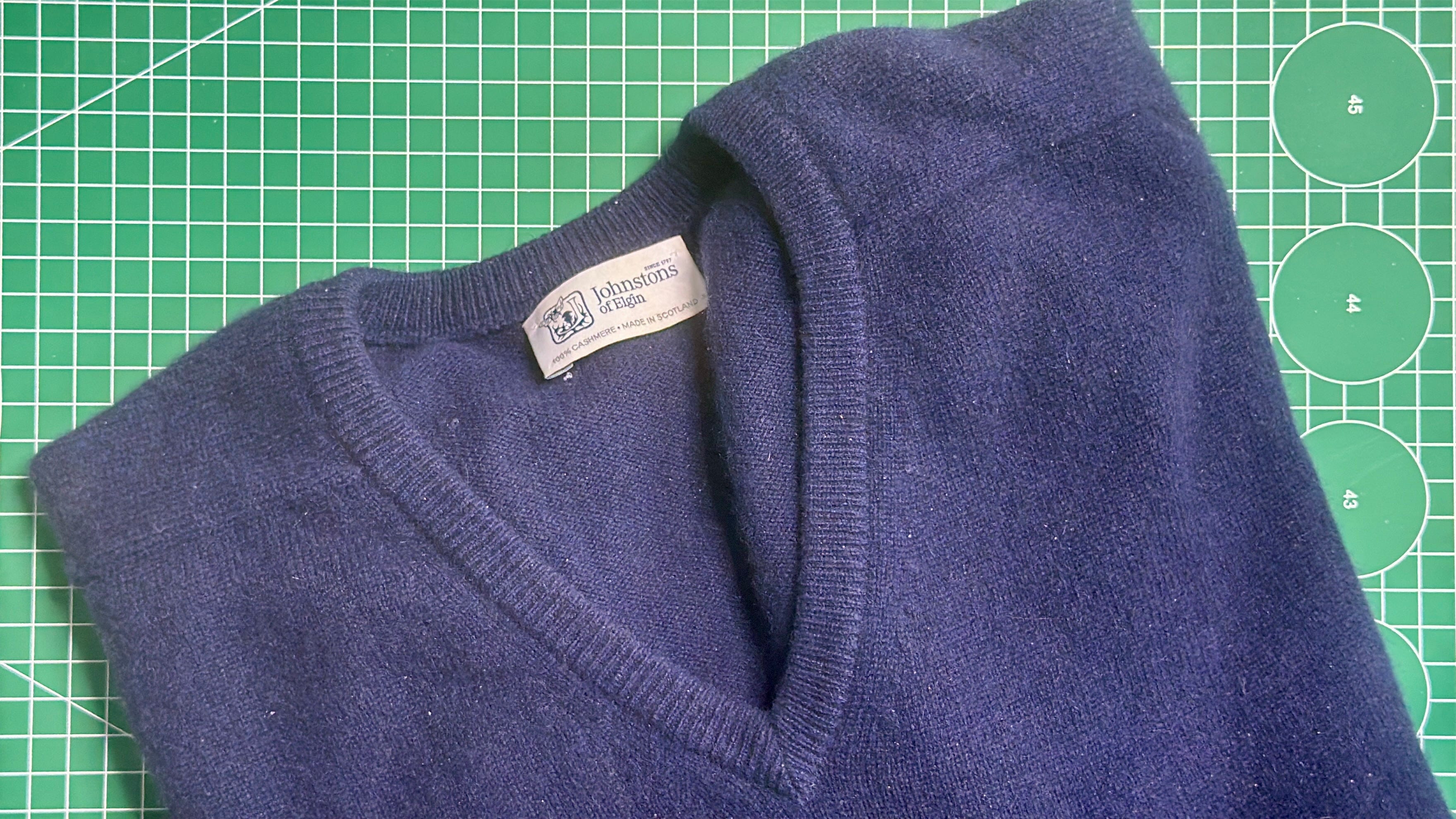 Johnstons of Elgin cashmere sweater review