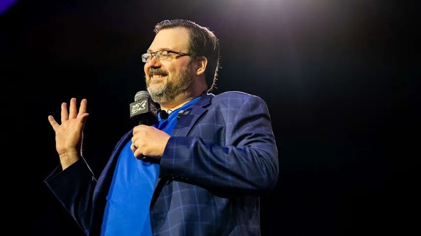 From “Next Tolkien” to Cautionary Tale: Mike’s Book Reviews Tells How Brandon Sanderson Lost the Room