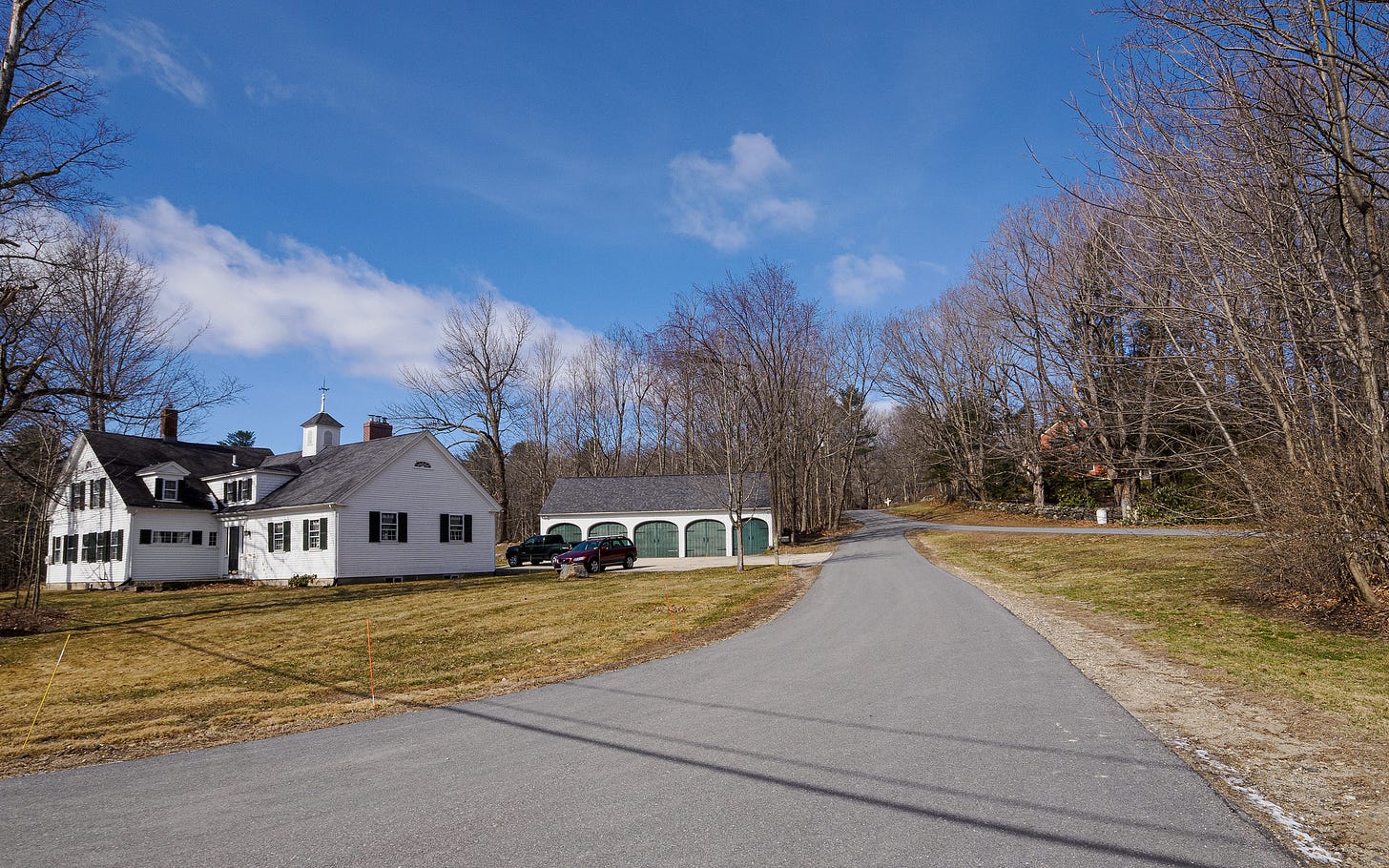 Old Country Road, Bank Village