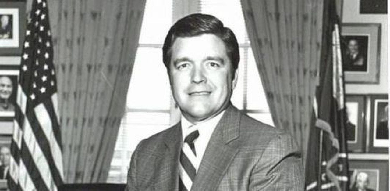 美国国会议员拉里·麦克唐纳(Larry McDonald) 美国国会议员拉里·麦克唐纳(Larry McDonald)