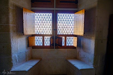 Free access ramparts and courtyard